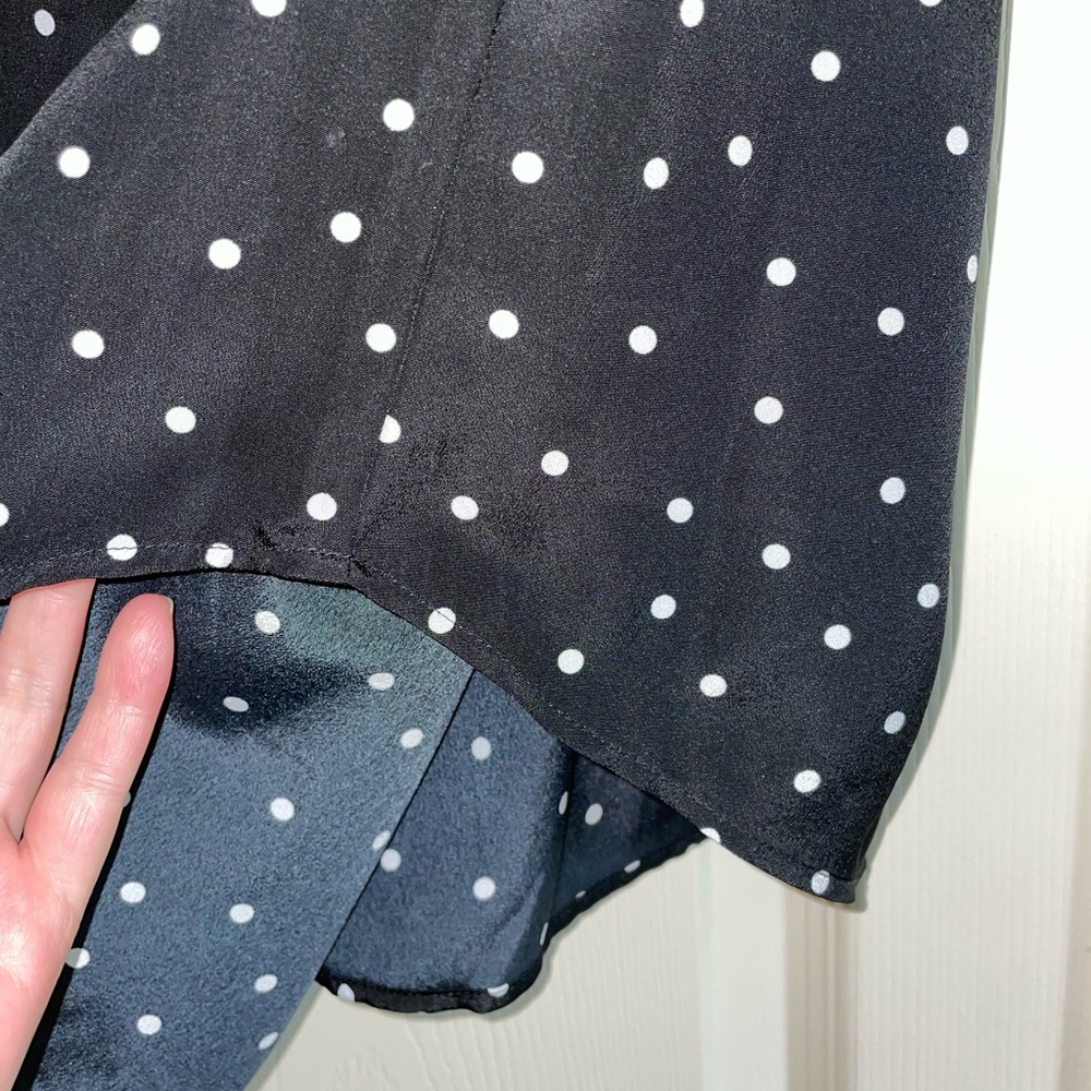 2/$15 Ann Taylor Black with white dots sleeveless top, Sz M - Picture 14 of 15